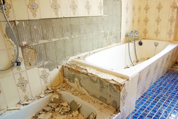 Bathtub Demolition in Salem